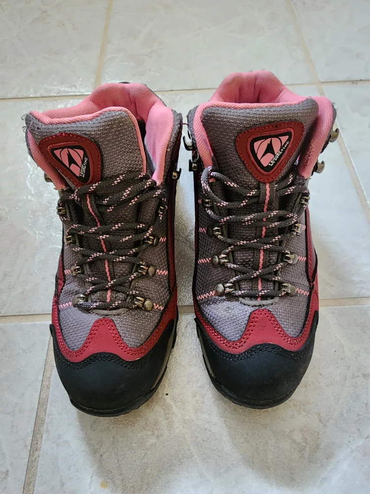 Women's Hiking shoe. thumbnail