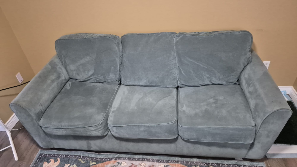 *MOVING SALE* Teal Lazy boy couch - photo 4