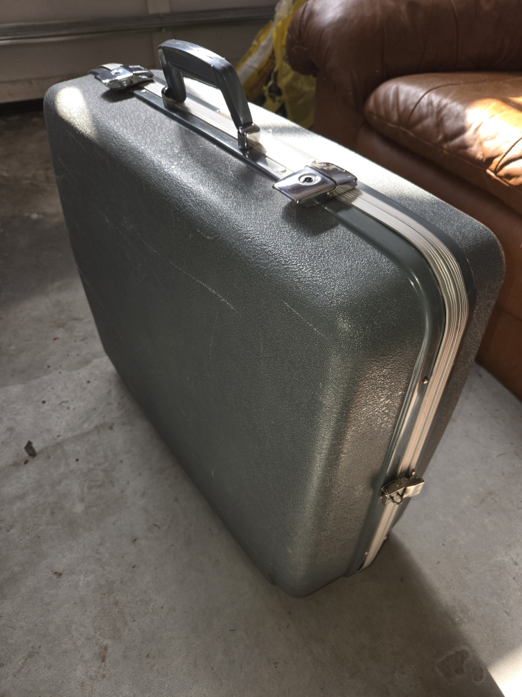 Vintage  Suitcase - photo 2