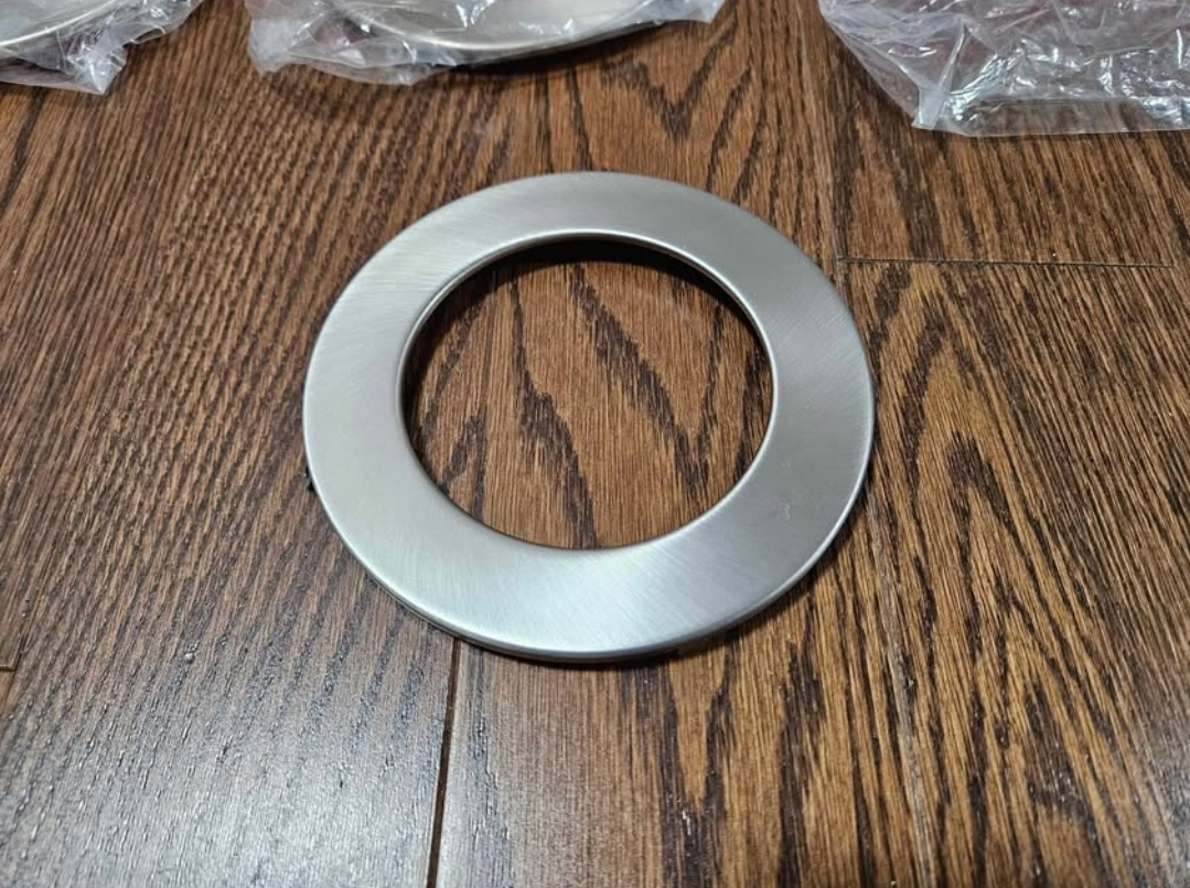 7 chrome color potlight cover. Brand new. - photo 2