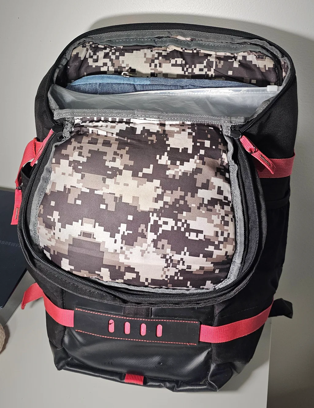 HP Gaming Backpack - Black with Red Accents image indicator(6)