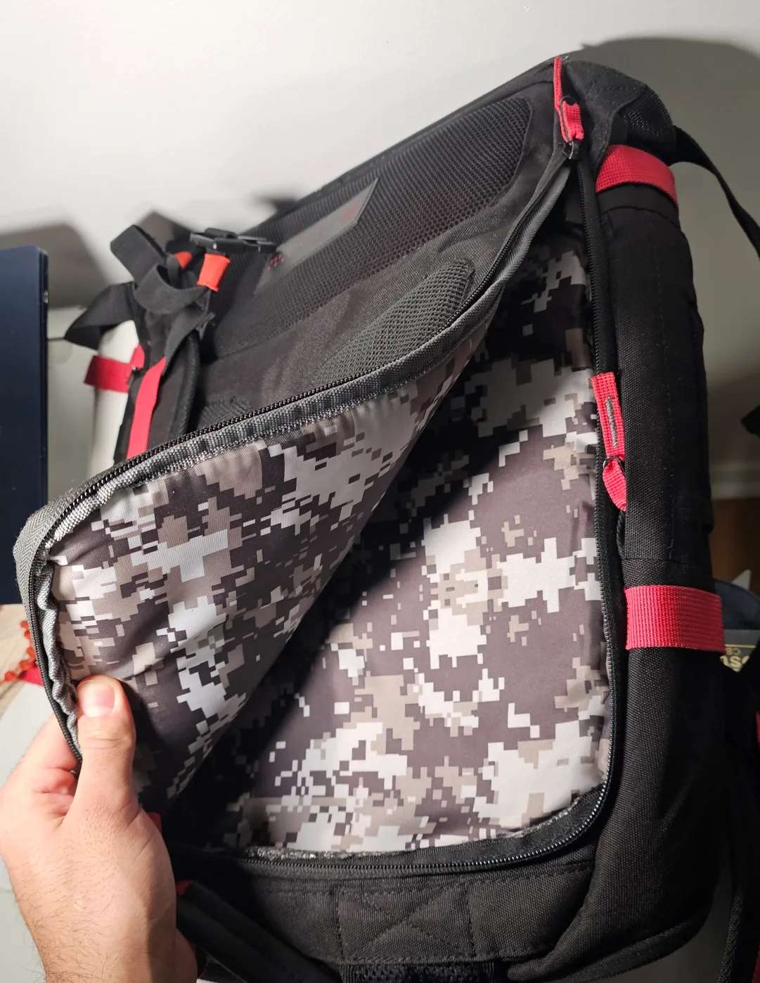 HP Gaming Backpack - Black with Red Accents image indicator(7)