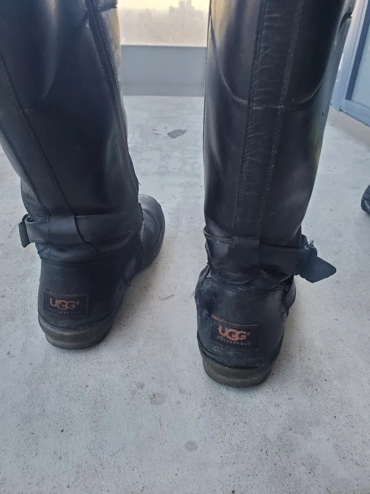 UGG leather boots image indicator(2)