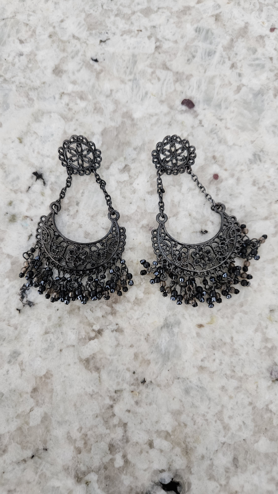Black Beaded Drop Earrings - photo 5