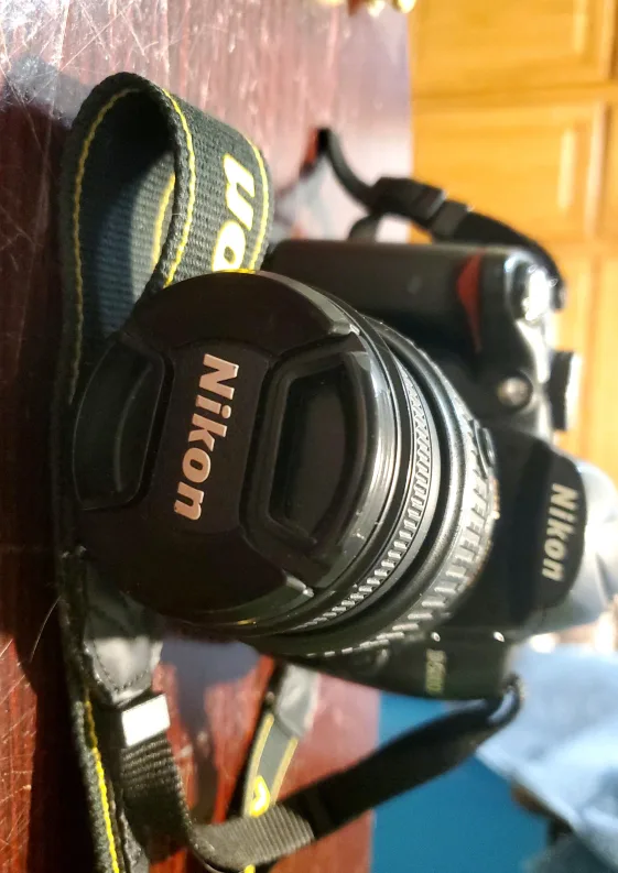 Nikon D5000 DSLR Camera with 18-55mm Lens image indicator(5)