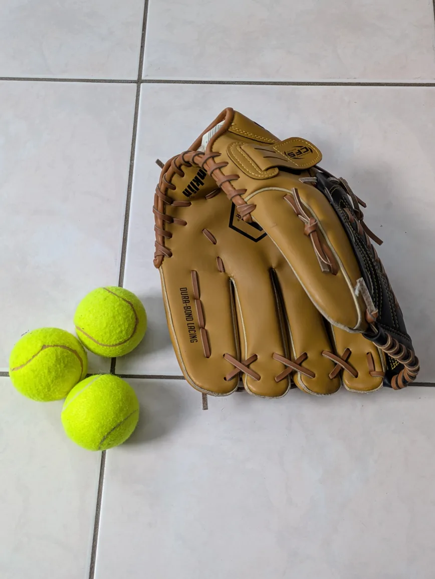 Softball glove and tennis balls image indicator(2)
