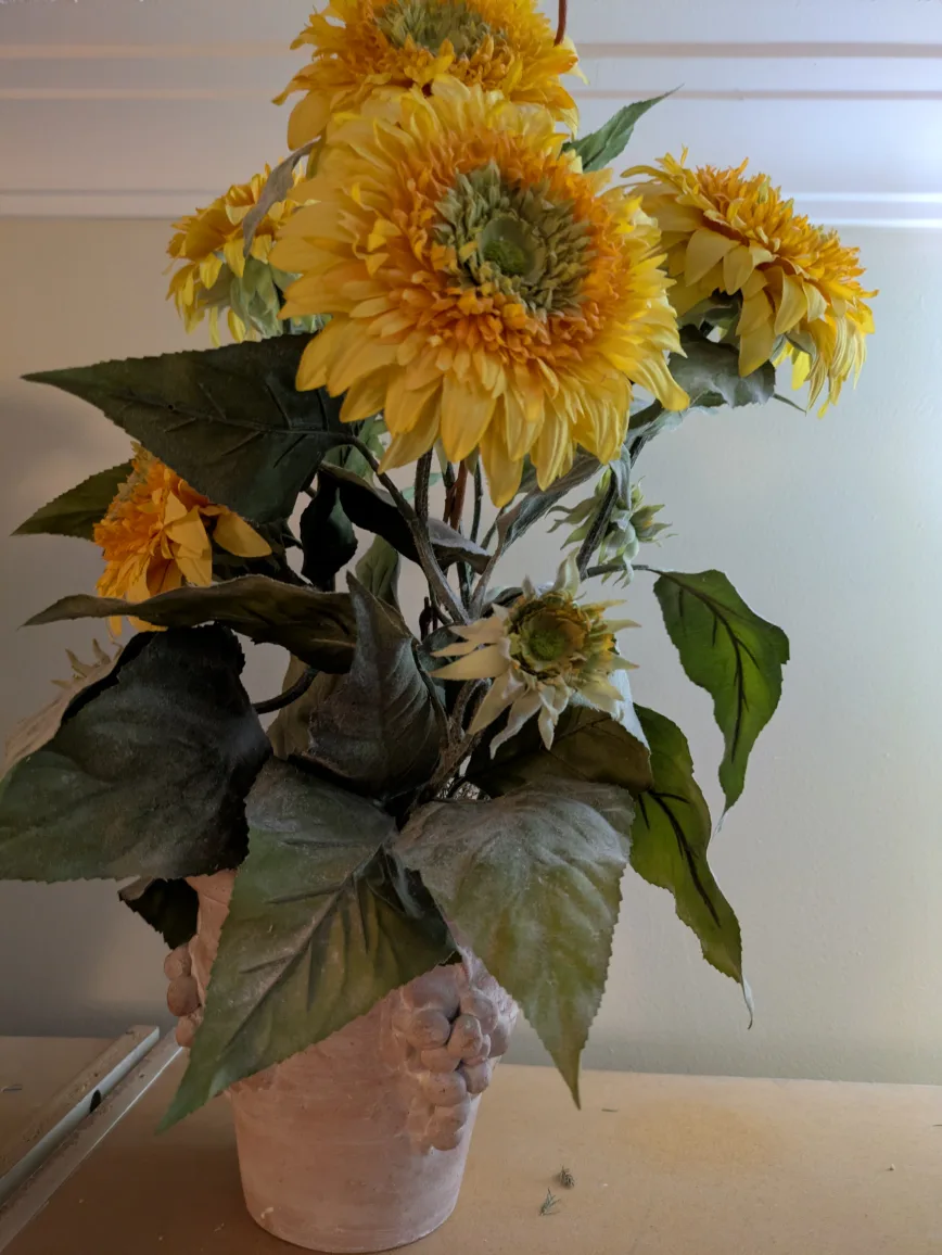 🏈 Artificial Sunflower Arrangement in Decorative Pot image indicator(2)