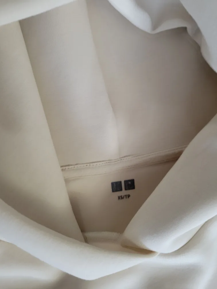 Cream-coloured Uniqlo Hoodie - XS/TP image indicator(4)