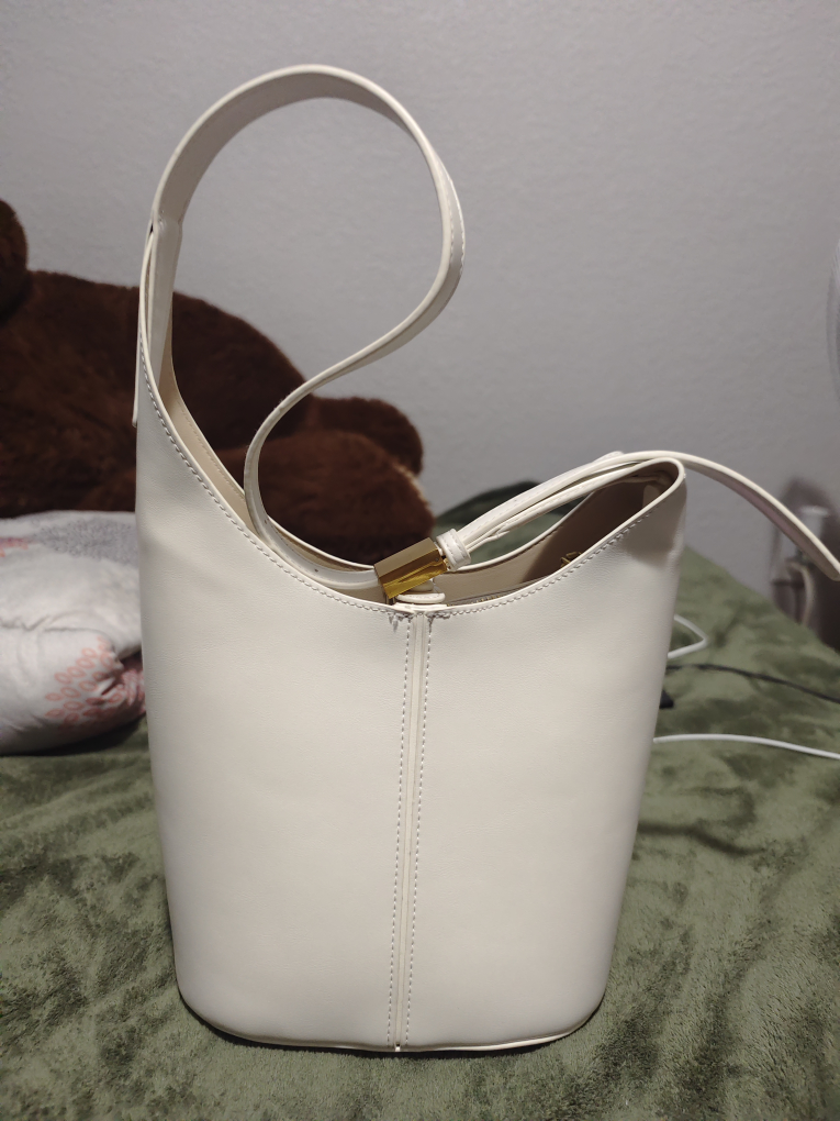 Antikraft Cream-coloured bucket bag