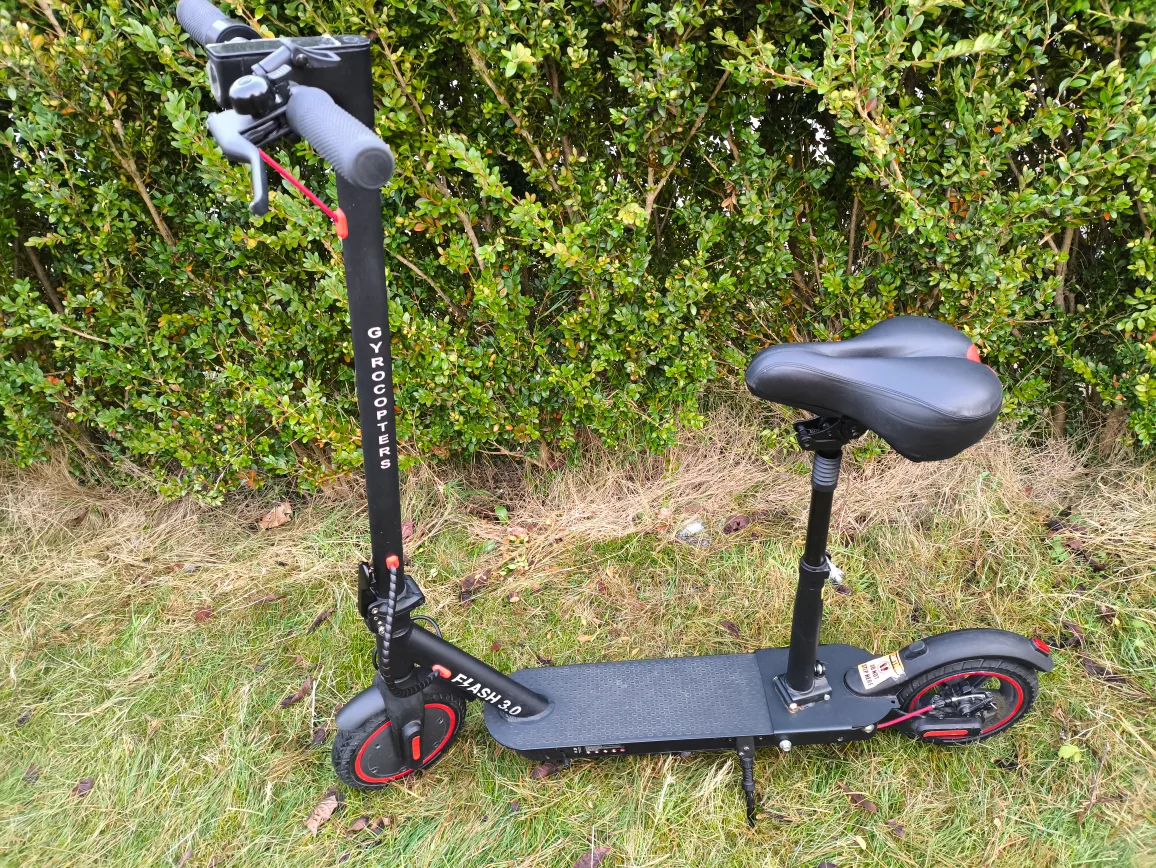 Gyrocooters Flash 3.0 Electric Scooter - Pitch Black image indicator(2)
