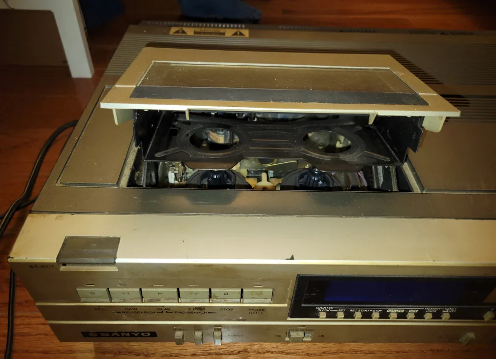 Vintage Sanyo VCR 3000 Video Cassette Recorder image indicator(3)