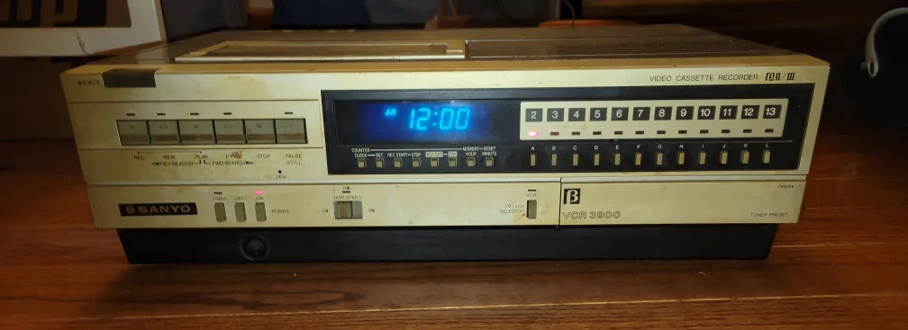 Vintage Sanyo VCR 3000 Video Cassette Recorder image indicator(4)
