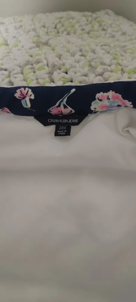 Calvin Klein White Puffer Vest - Size 24M 🏈 image indicator(2)