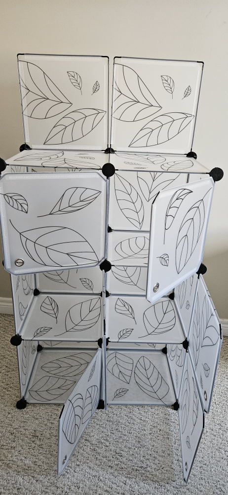 Six-Cube Organizer with Leaf Design