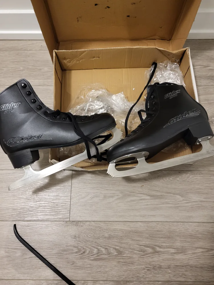 Lake Placid Glider 4000 Ice Skates - Size 9 image indicator(4)