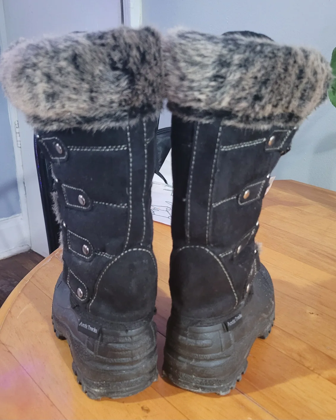 Toddler Size 11 High Winter Boots image indicator(2)