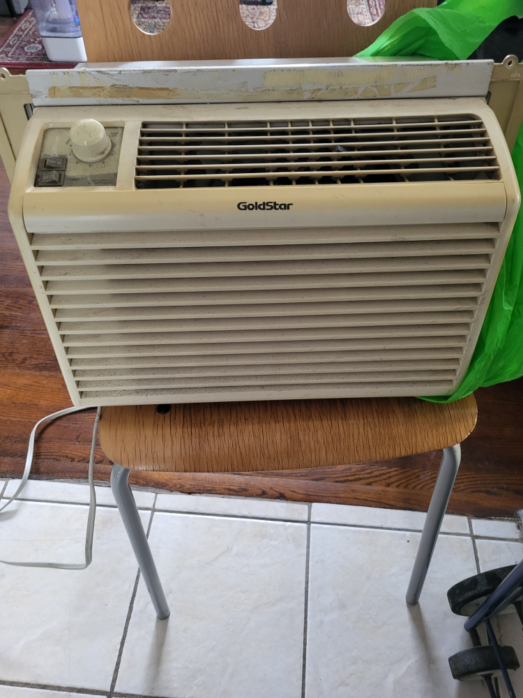 GoldStar Window Air Conditioner
