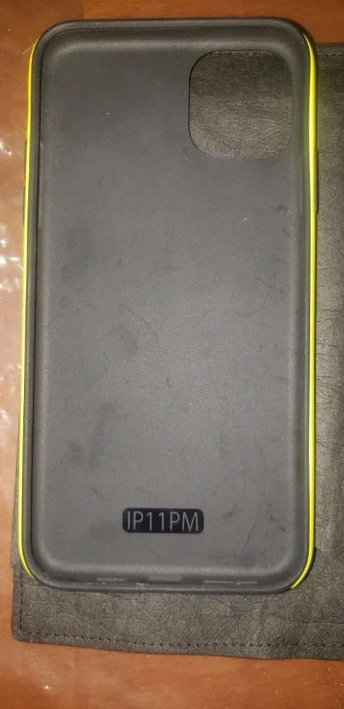 Razer Custom Cyberpunk 2077 iPhone 11 Pro Max Case - Yellow image indicator(7)