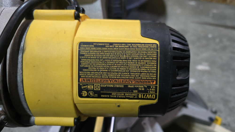 DeWalt DW 718 Miter Saw with Stand - photo 4