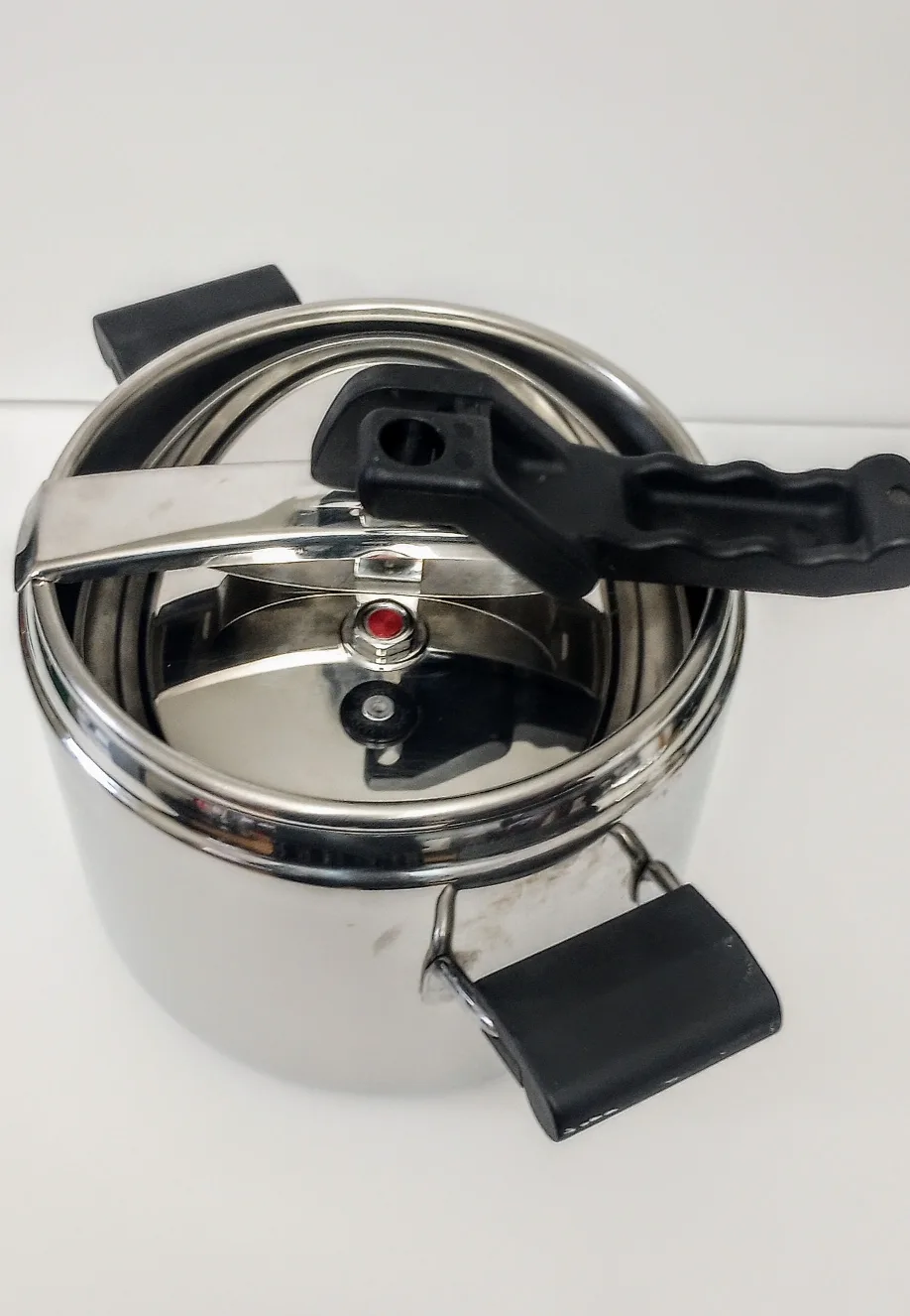 Lagostina Irraddial plus 7L , 22∅ St Steel Pressure cooker image indicator(3)