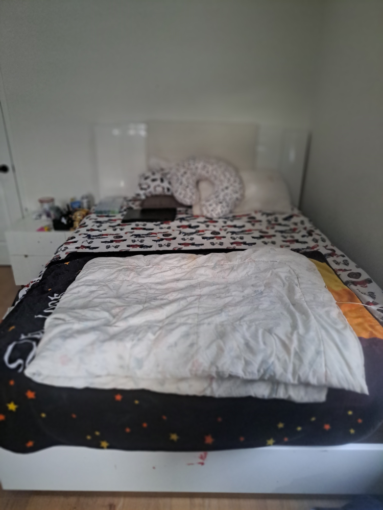 White Modern Bedroom Set - Queen Bed Frame & 6-Drawer Dresser - photo 4