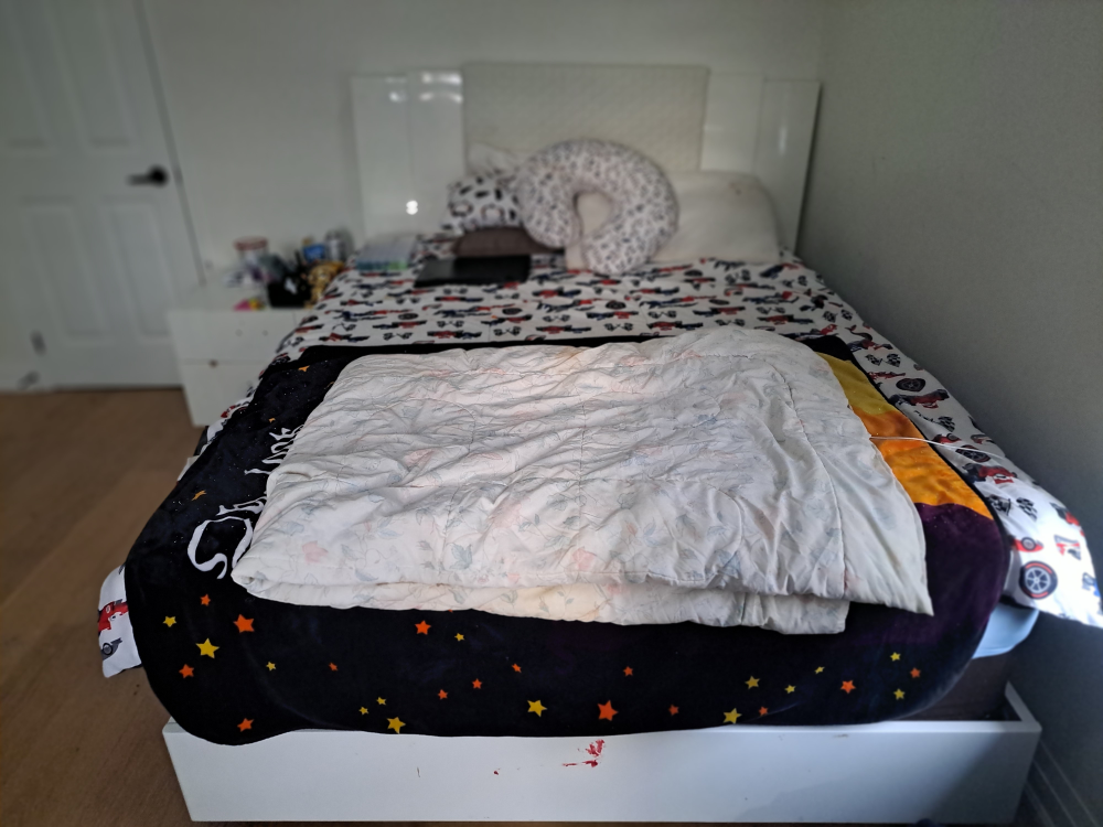 White Modern Bedroom Set - Queen Bed Frame & 6-Drawer Dresser - photo 5