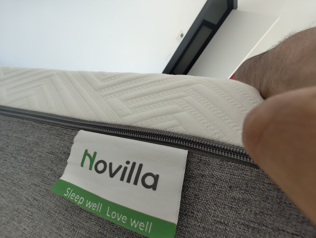 Award-winning Novilla Queen Mattress - photo 3