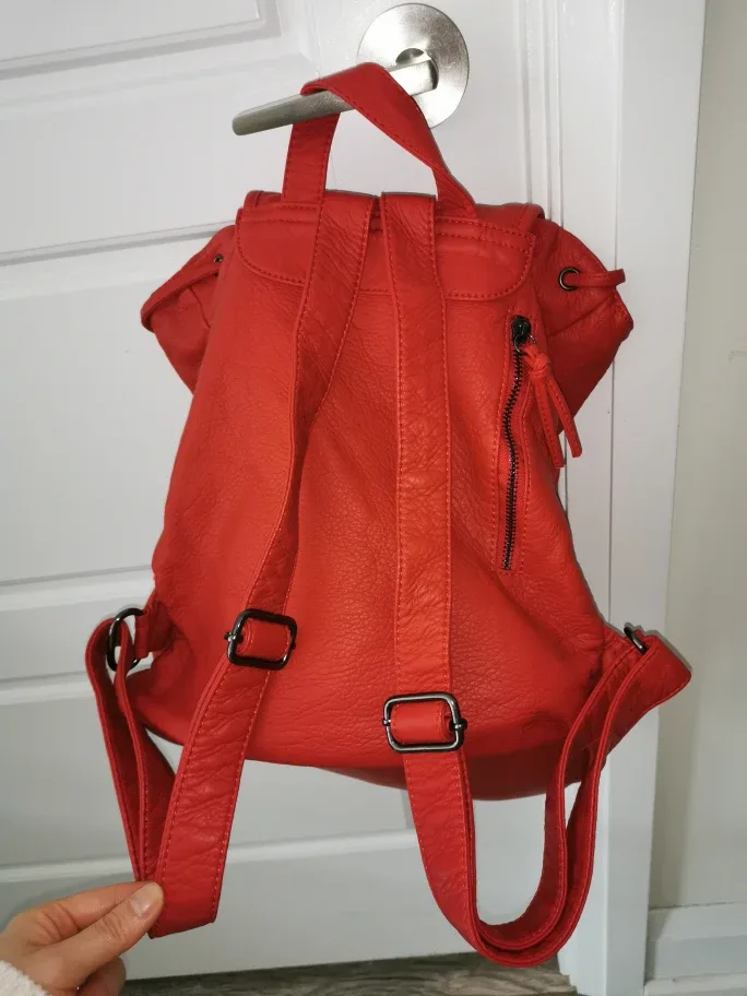 Red Leather Backpack image indicator(3)
