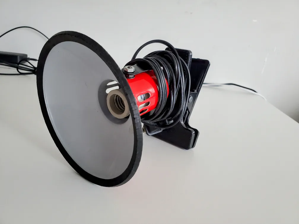 Vintage Red Clamp-on Desk Lamp image indicator(2)