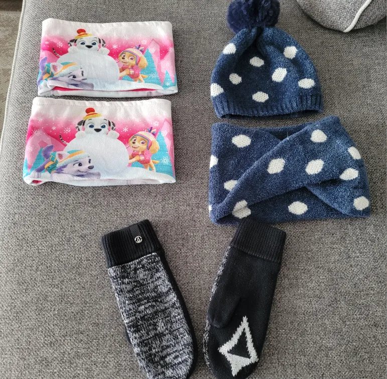 Paw Patrol & Polka Dot Kids Winter Accessories Bundle thumbnail