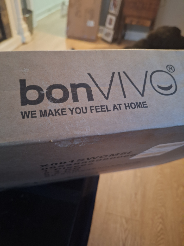 BonVivo White Coffee Table - photo 2