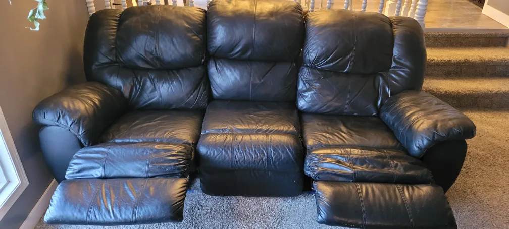 Black Leather Reclining Sofa and Loveseat Set image indicator(2)