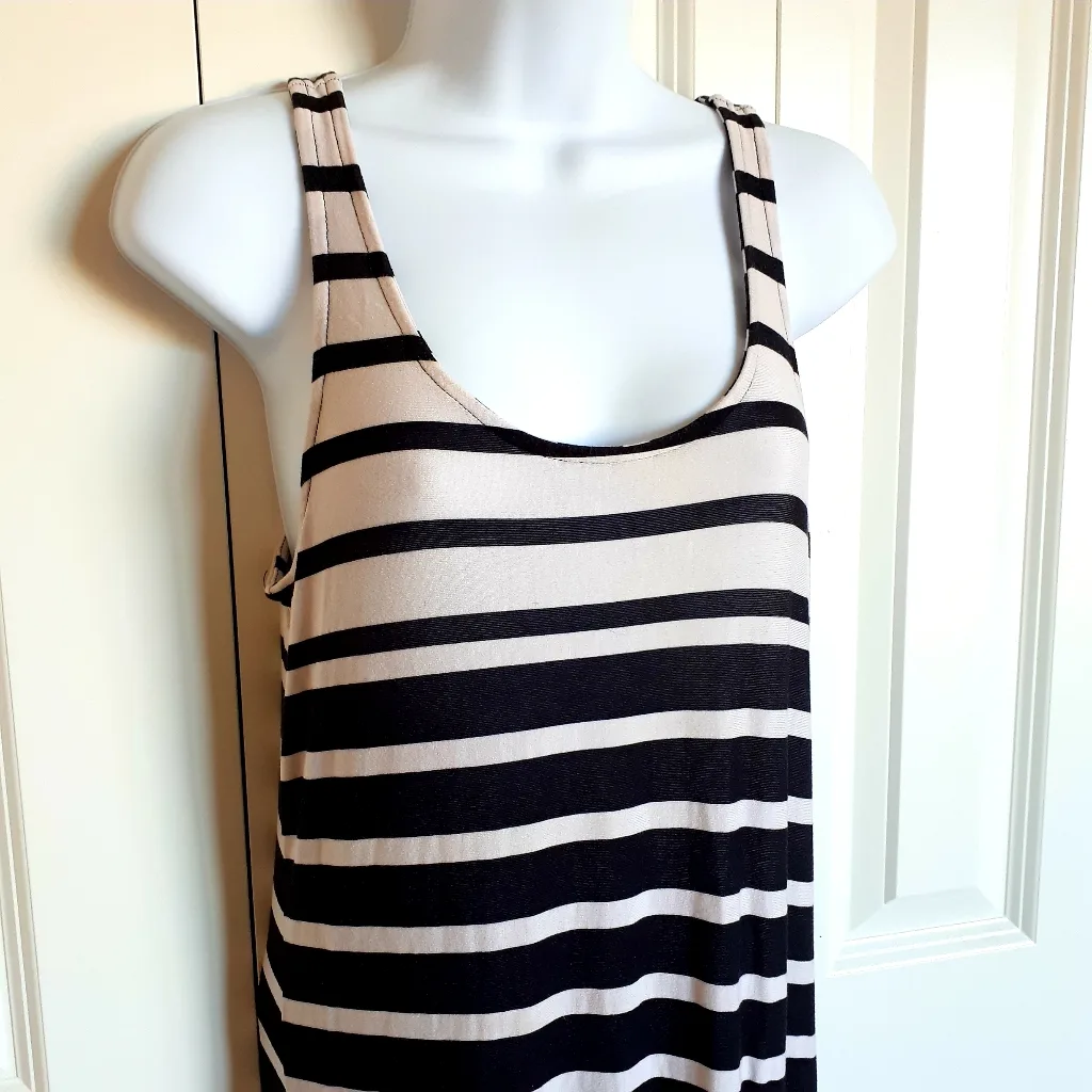 Old Navy Black & White Striped Maxi Dress - Size XS image indicator(2)
