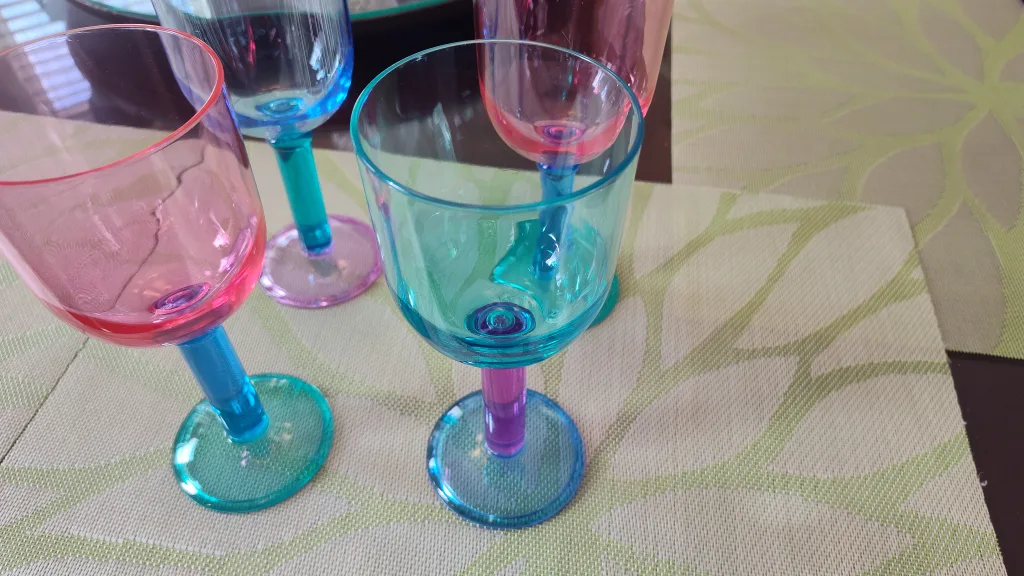 Set of four colourful wine/cocktail glasses image indicator(4)