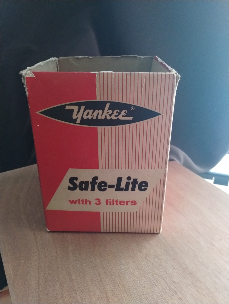 Vintage Yankee Safe-Lite with 3 Filters - photo 2