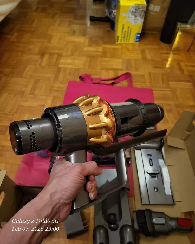 DYSON V15S Submarine Wet  Dry Vacuum ...BRAND NEW (**READ ADS**) image indicator(4)