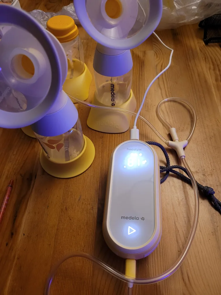Medela Freestyle Flex Double Electric Breast Pump with extras image indicator(3)