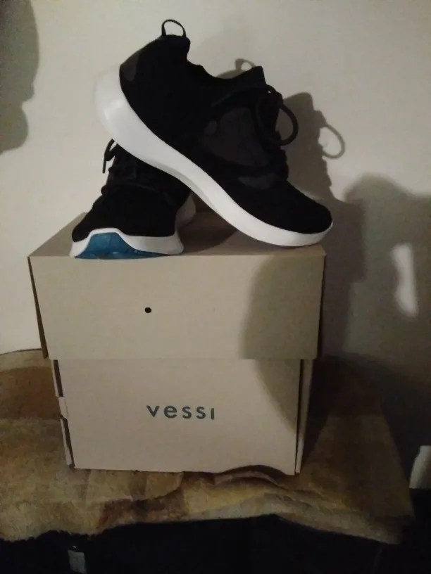 Vessi Shoes - Size 9 . image indicator(2)