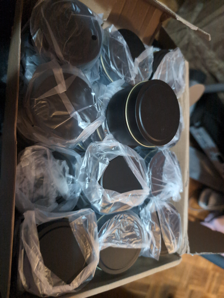 Bulk lot of black metal tins - photo 2
