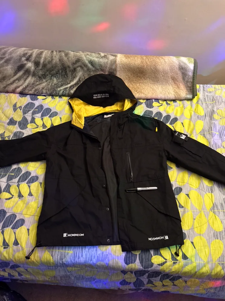 Men’s Shirts and hoodies image indicator(9)