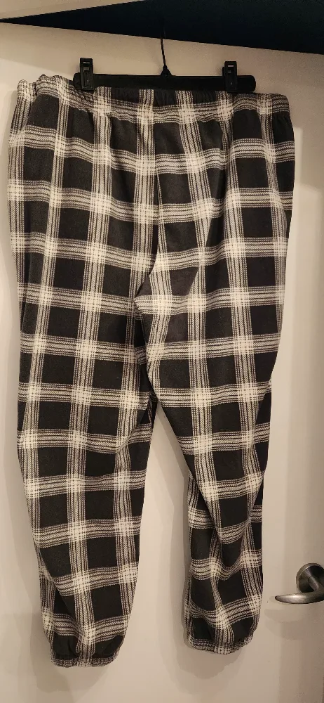 Men's Fleece Plaid Pajama Bottoms image indicator(6)