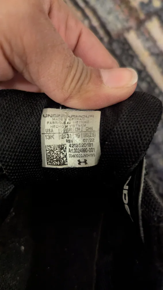 Under Armour Kids' Running Shoes - Size 12.5 #freecycle image indicator(3)