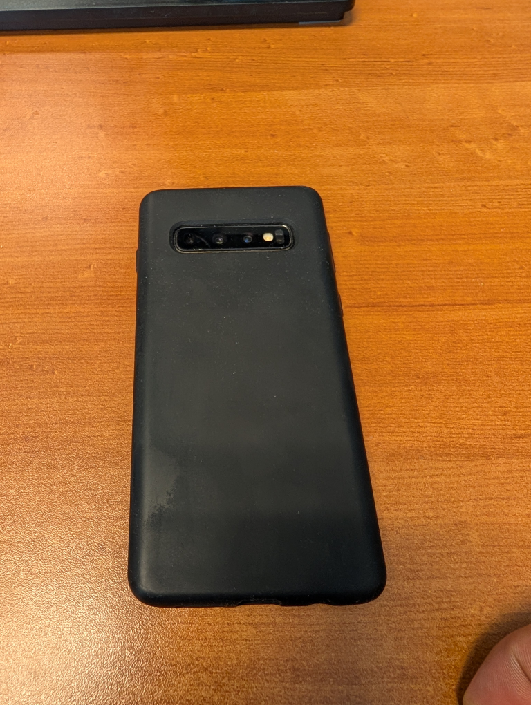Samsung Galaxy S10 Black Smartphone - photo 3