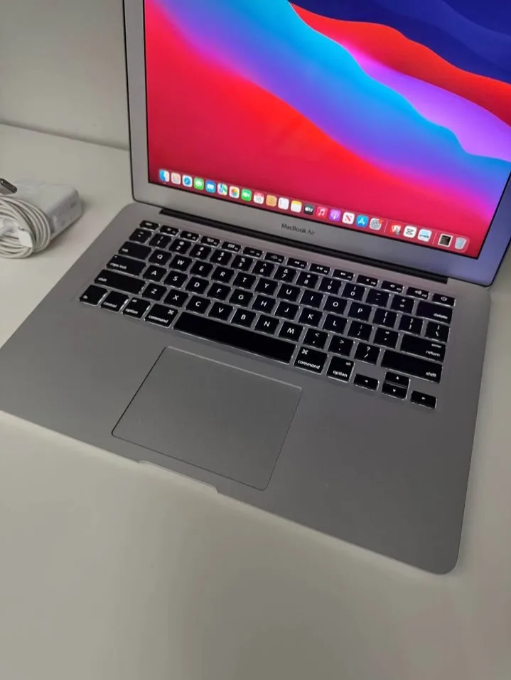 macbook air with MICROSOFT office image indicator(2)