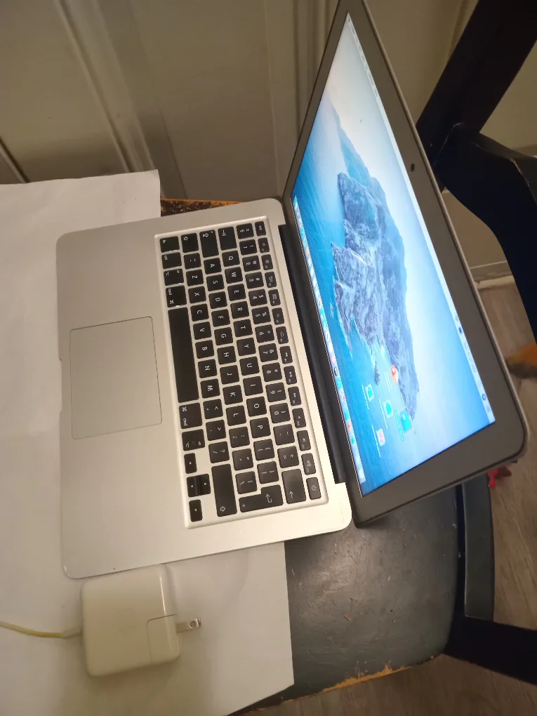 macbook air with MICROSOFT office image indicator(4)