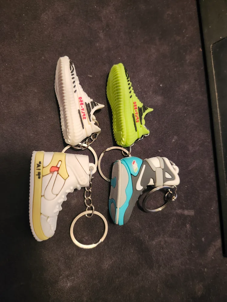 Five Nights at Freddy's and Sneaker Keychains image indicator(2)