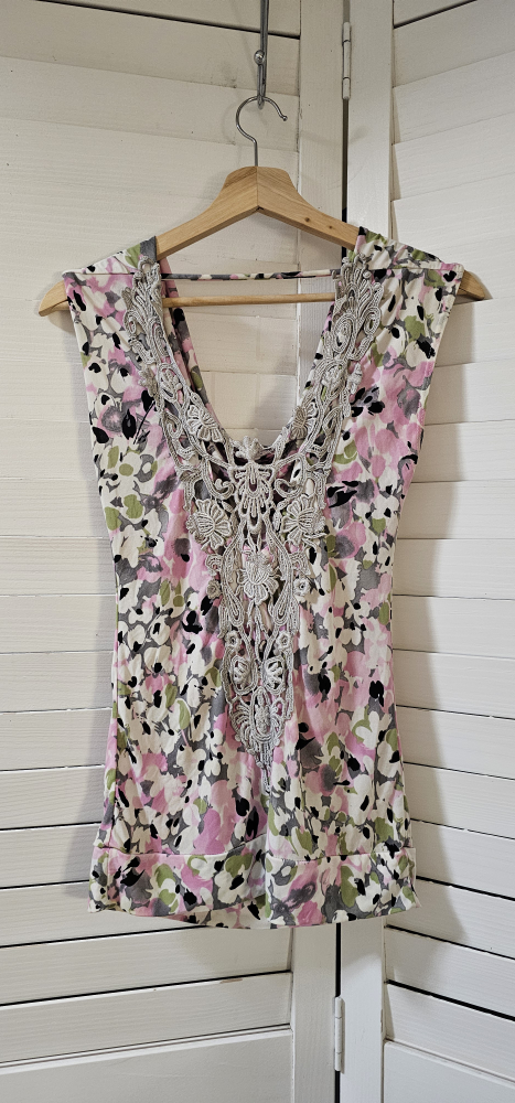 Suzy Shier Sleeveless Cowl Neck Blouse