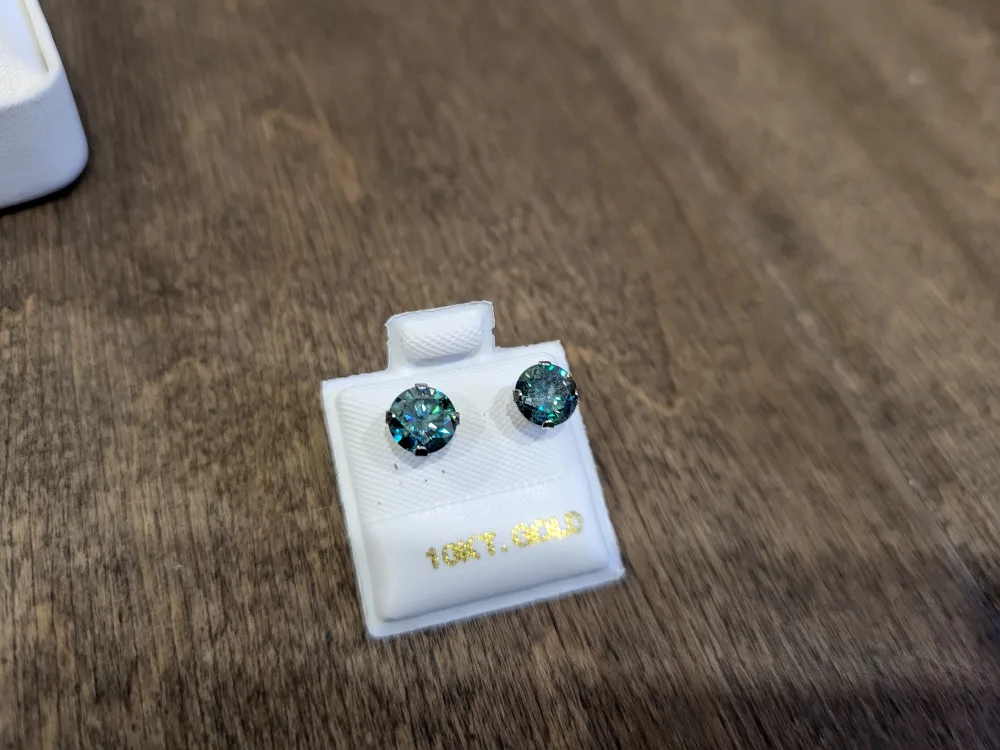10kt Gold Blue Moissanite Stud Earrings image indicator(2)