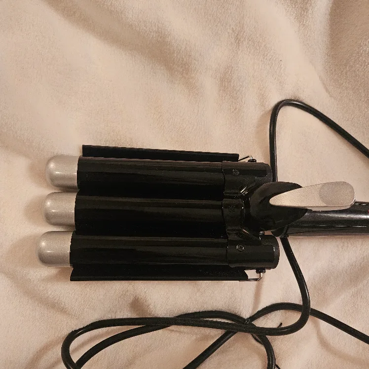 Cortex Beauty 3-Barrel Hair Waver image indicator(3)