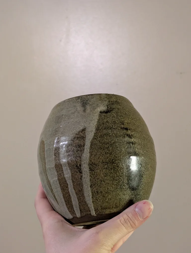 Stoneware Vase, Hand-thrown Pottery image indicator(2)